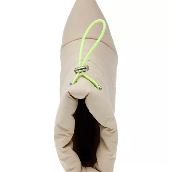 NWB Steve Madden Cloak Puffer bootie in nude - Picture 4 of 5